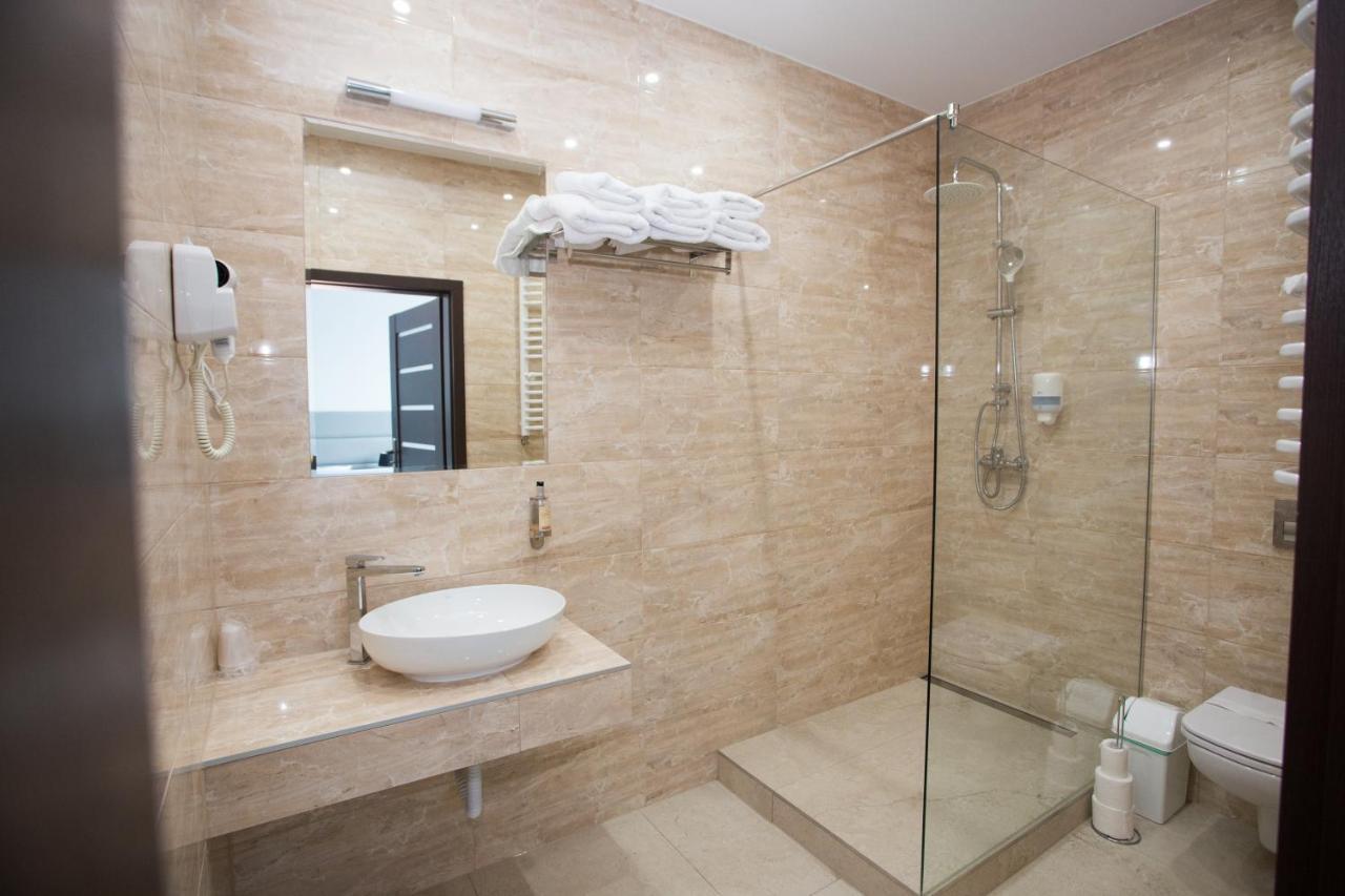 Hotel Tiffany Nowe Miasto Lubawskie Bagian luar foto