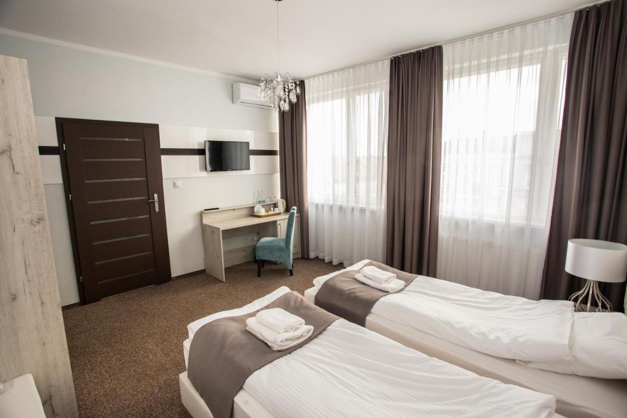 Hotel Tiffany Nowe Miasto Lubawskie Bagian luar foto