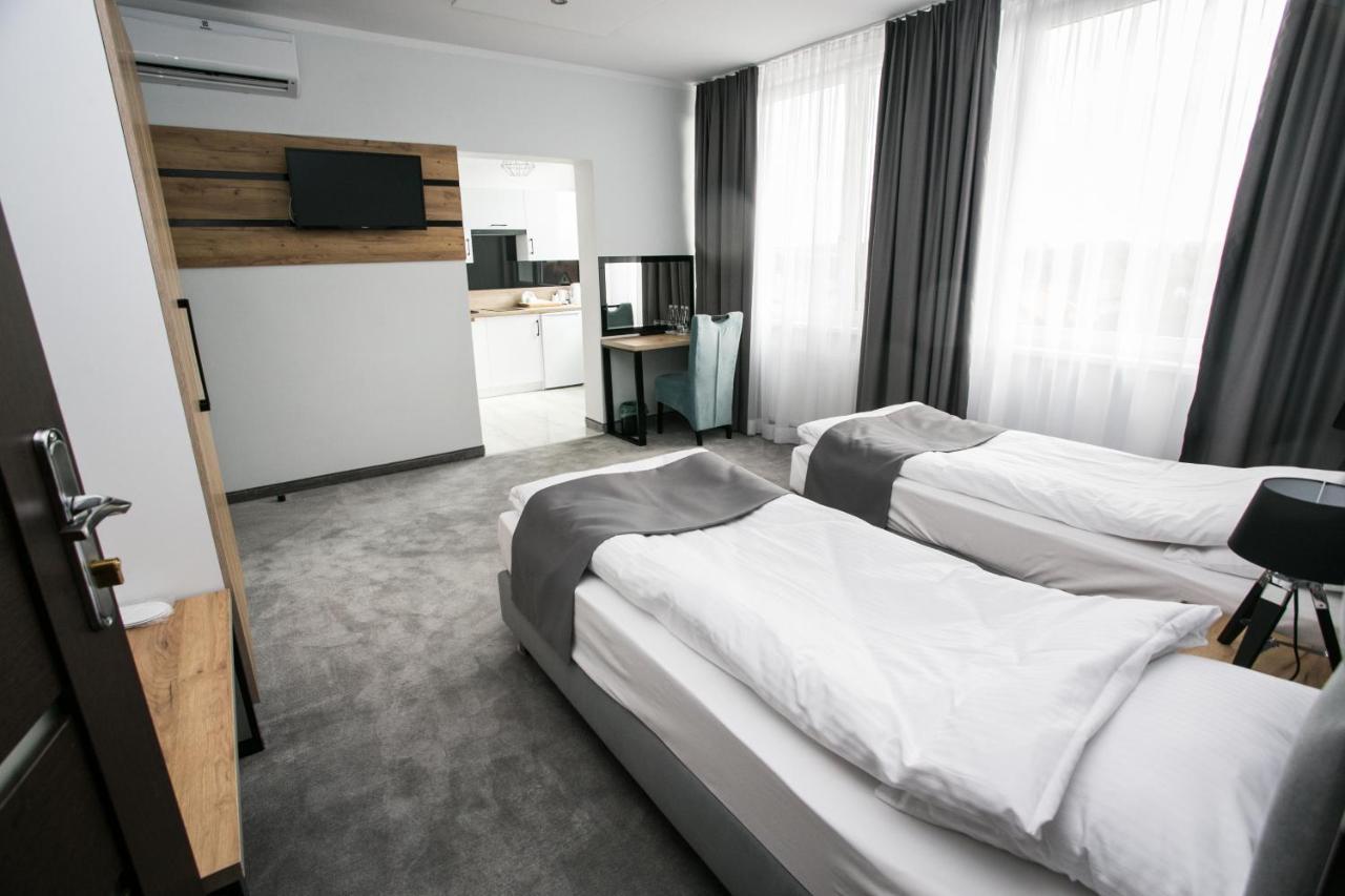 Hotel Tiffany Nowe Miasto Lubawskie Bagian luar foto